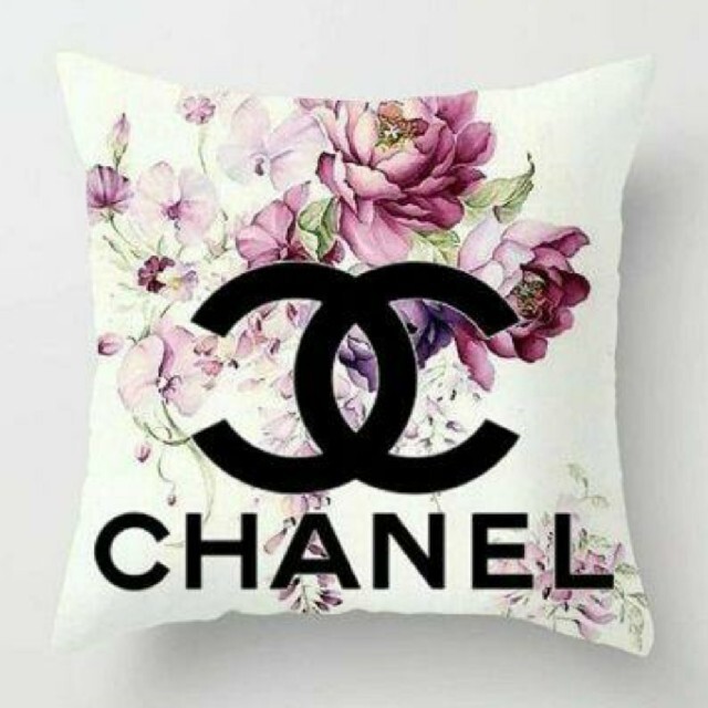 CHANEL(シャネル)のCHANELクッションカバー インテリア/住まい/日用品のインテリア小物(クッションカバー)の商品写真