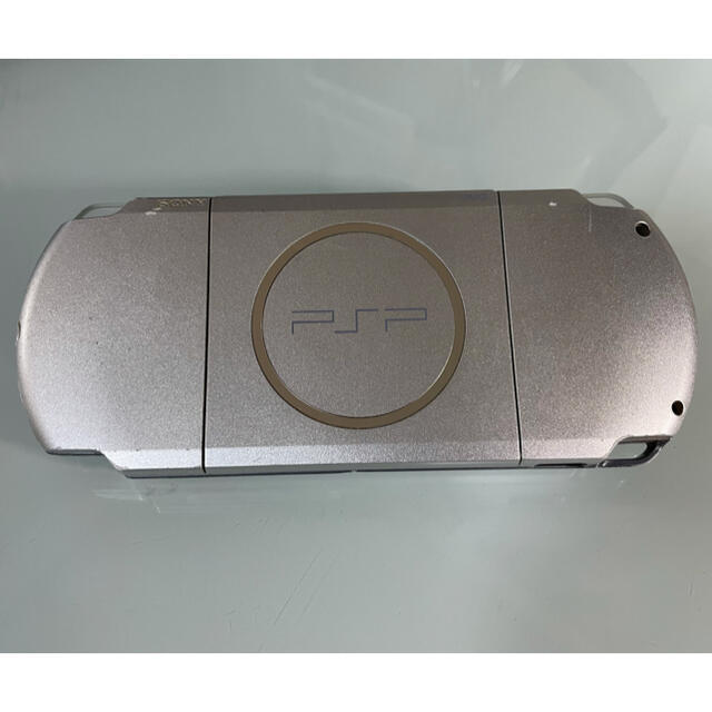 PlayStation Portable(プレイステーションポータブル)のPSP-3000  ミスティックシルバー エンタメ/ホビーのゲームソフト/ゲーム機本体(携帯用ゲーム機本体)の商品写真