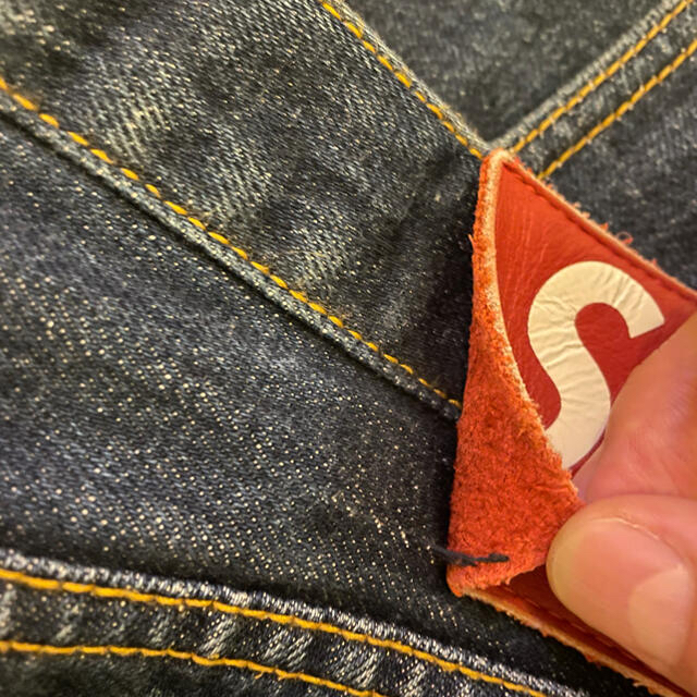 Supreme(シュプリーム)の感謝セール Supreme Rigid Slim Jean 30 ちょい難あり メンズのパンツ(デニム/ジーンズ)の商品写真