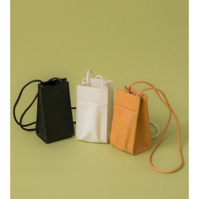 emmi atelier(エミアトリエ)のemmi  ショルダーバッグ　スマホ、タンブラーケース🎶 レディースのバッグ(ショルダーバッグ)の商品写真