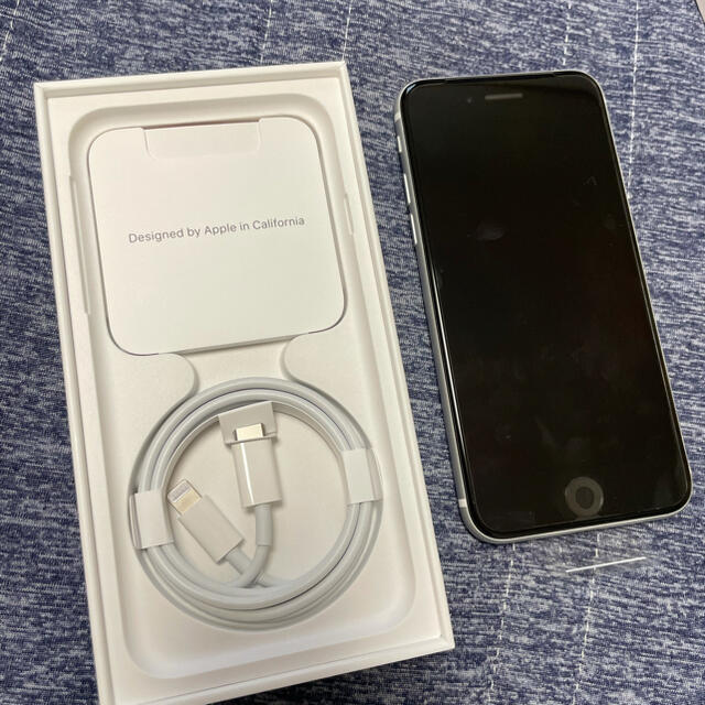 新品 iPhone SE 第2世代 64GB SIMロック解除済 ホワイト