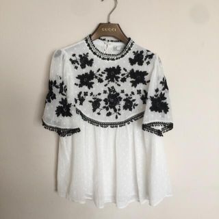 ザラ(ZARA)のZARA ブラウス xsサイズ(シャツ/ブラウス(半袖/袖なし))