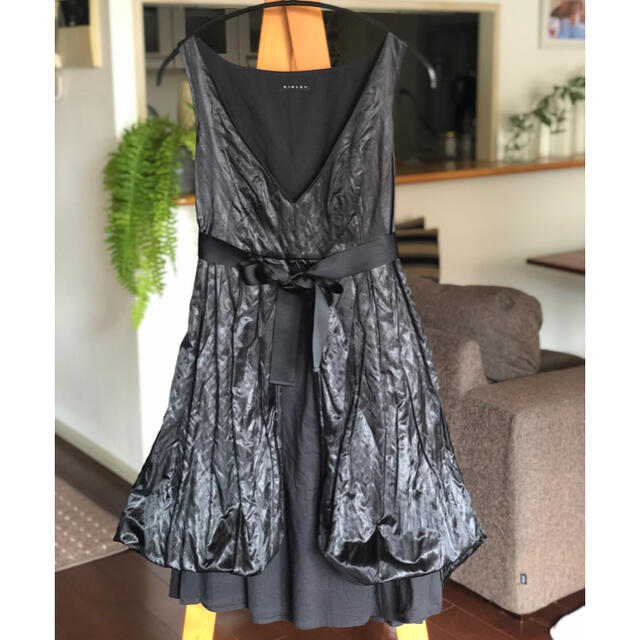 Sisley(シスレー)のSISLEY ブラックミニドレス レディースのフォーマル/ドレス(ミニドレス)の商品写真