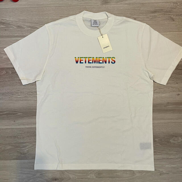 売り切り価格 2021SS VETEMENTS ロゴT Lサイズ Tシャツ/カットソー 