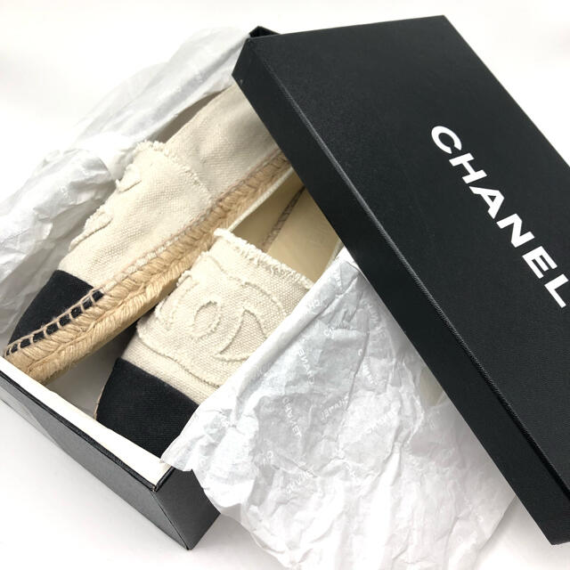 CHANEL(シャネル)の美品✨ CHANEL シャネル エスパドリーユ ココマーク スリッポン39 レディースの靴/シューズ(スリッポン/モカシン)の商品写真