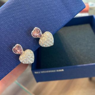 スワロフスキー(SWAROVSKI)の最終値下げです。スワロフスキー　イアリング(ピアス)