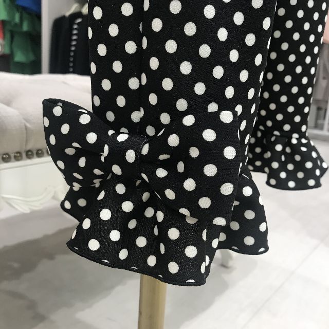 Capricious Mie.(カプリシャスミー)の【新品未使用】カプリシャスミー　 レディースのパンツ(クロップドパンツ)の商品写真