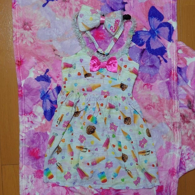 EARTHMAGIC(アースマジック)のEARTHMAGIC アイス柄ワンピースセット 130 キッズ/ベビー/マタニティのキッズ服女の子用(90cm~)(ワンピース)の商品写真