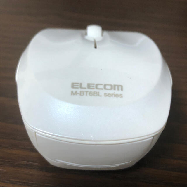 ELECOM(エレコム)のBluetoothマウス　エレコム m-bt6bl ホワイト スマホ/家電/カメラのPC/タブレット(PC周辺機器)の商品写真