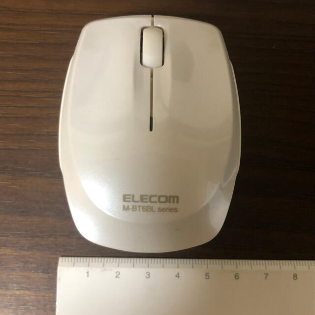 ELECOM(エレコム)のBluetoothマウス　エレコム m-bt6bl ホワイト スマホ/家電/カメラのPC/タブレット(PC周辺機器)の商品写真