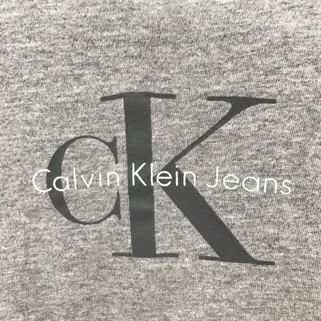 Calvin Klein(カルバンクライン)のカルバンクライン ロゴプリント半袖Tシャツ M グレー キッズ CK キッズ/ベビー/マタニティのキッズ服男の子用(90cm~)(Tシャツ/カットソー)の商品写真