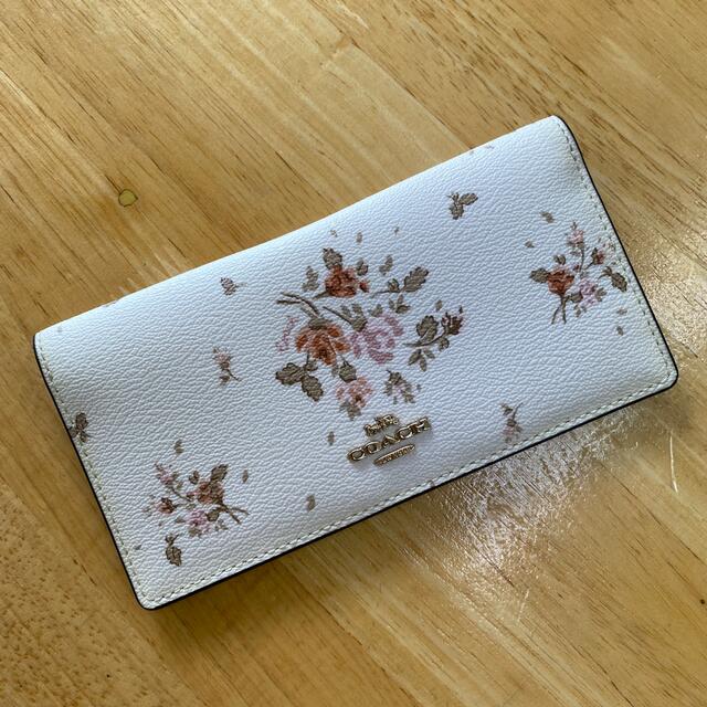 COACH(コーチ)のコーチ  二つ折り財布　花柄　カードケース レディースのファッション小物(財布)の商品写真
