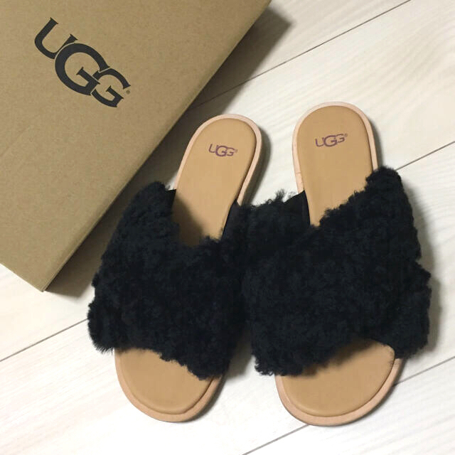 UGG(アグ)のUGG■アグ クロスストラップ サンダル JONI BLACK レディースの靴/シューズ(サンダル)の商品写真