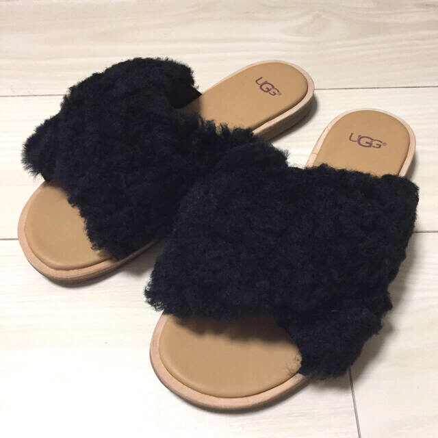 UGG(アグ)のUGG■アグ クロスストラップ サンダル JONI BLACK レディースの靴/シューズ(サンダル)の商品写真