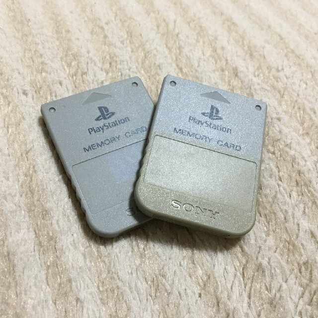 PlayStation(プレイステーション)のプレイステーション　メモリーカード　SONY純正 エンタメ/ホビーのゲームソフト/ゲーム機本体(家庭用ゲーム機本体)の商品写真