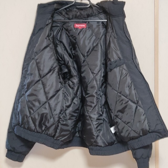 Supreme(シュプリーム)のSupreme 18AW Zig Zag Stitch Puffy Jacket メンズのジャケット/アウター(ブルゾン)の商品写真