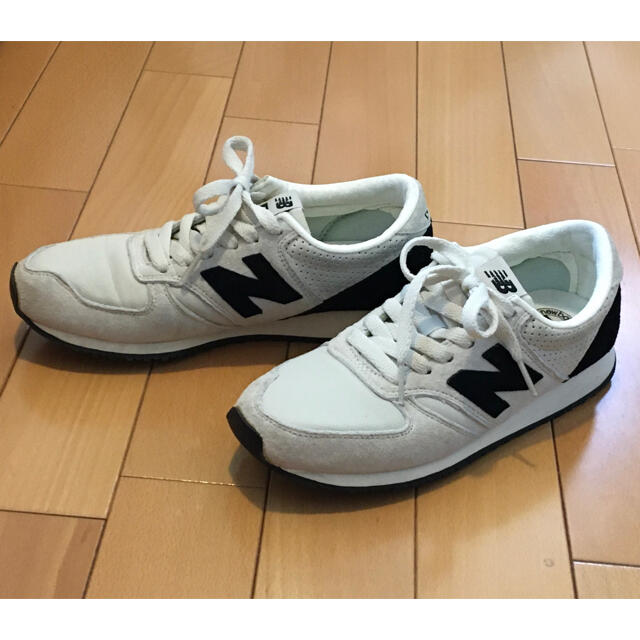 New Balance(ニューバランス)のかずえもん様専用 ニューバランス420 グレージュ レディースの靴/シューズ(スニーカー)の商品写真