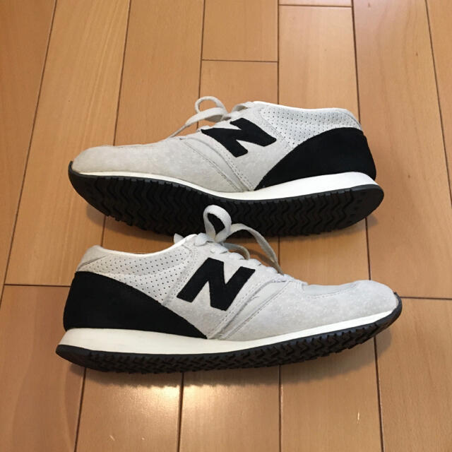 New Balance(ニューバランス)のかずえもん様専用 ニューバランス420 グレージュ レディースの靴/シューズ(スニーカー)の商品写真