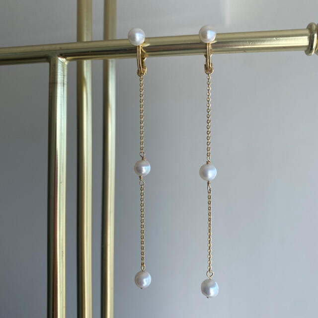 あこや真珠　3連イヤリング　クリップ式　ゴールド ハンドメイドのアクセサリー(イヤリング)の商品写真