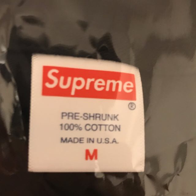 Supreme(シュプリーム)のM supreme KAWS Chalk Logo Tee 黒 メンズのトップス(Tシャツ/カットソー(半袖/袖なし))の商品写真