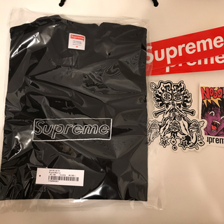 シュプリーム(Supreme)のM supreme KAWS Chalk Logo Tee 黒(Tシャツ/カットソー(半袖/袖なし))