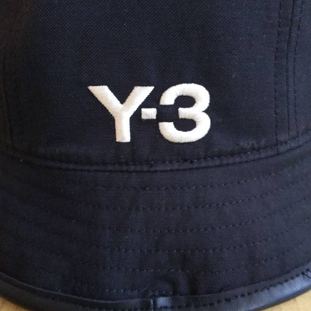 Y-3(ワイスリー)のY-3 バケットハット  リバーシブル メンズの帽子(ハット)の商品写真