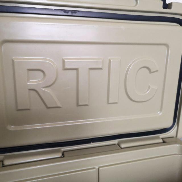 アウトレット品 RTIC アールティック 45QT TAN クーラーボックス スポーツ/アウトドアのアウトドア(その他)の商品写真