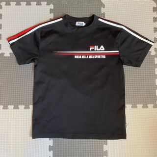 フィラ(FILA)のTシャツ　黒(Tシャツ/カットソー)