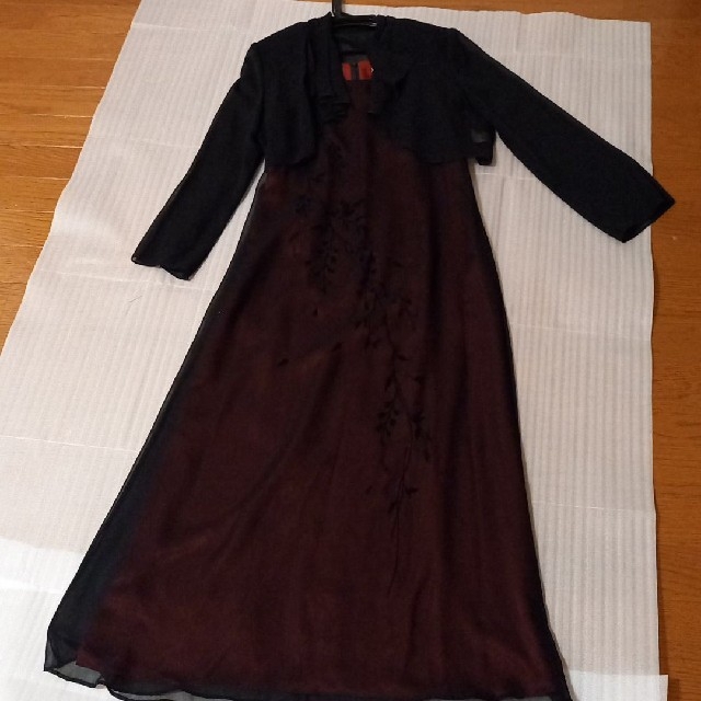 Mariko Kohga(マリココウガ)のノースリーブロングドレスと透ける無地素材のブラウス レディースのフォーマル/ドレス(ロングドレス)の商品写真