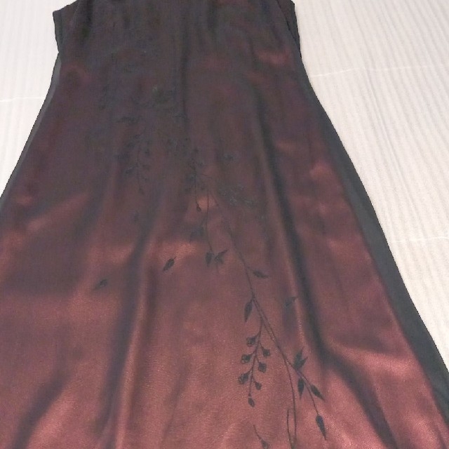 Mariko Kohga(マリココウガ)のノースリーブロングドレスと透ける無地素材のブラウス レディースのフォーマル/ドレス(ロングドレス)の商品写真