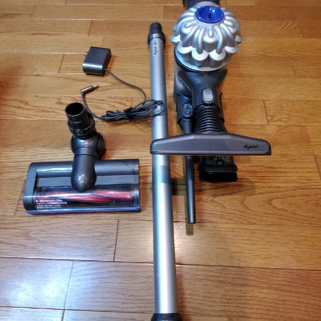 Dyson(ダイソン)のdysonコードレス掃除機フルセット(箱、説明書無し) スマホ/家電/カメラの生活家電(掃除機)の商品写真