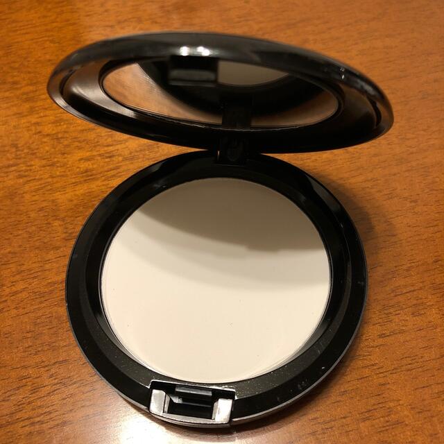 MAC(マック)のMAC パウダー コスメ/美容のベースメイク/化粧品(フェイスパウダー)の商品写真