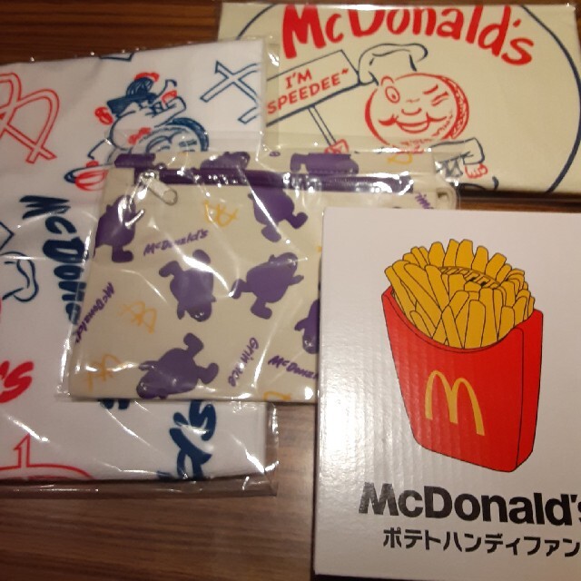 マクドナルド50周年　福袋 エンタメ/ホビーのコレクション(ノベルティグッズ)の商品写真