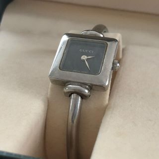 グッチ(GUCCI)のGUCCI グッチ レディース腕時計 正方形 バングル(腕時計)