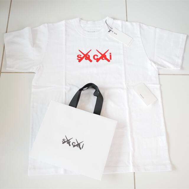 sacai×KAWS Tシャツ サイズ4 XL メンズ トップス www.fuerapiojitos.com
