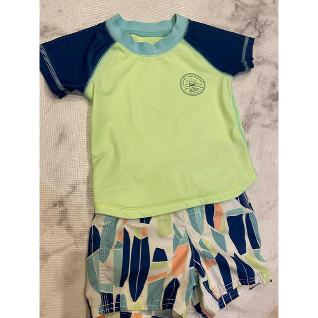 babyGAP(ベビーギャップ)のbabygap  ラッシュガード　水着　90 キッズ/ベビー/マタニティのキッズ服男の子用(90cm~)(水着)の商品写真