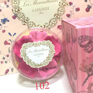 レメルヴェイユーズラデュレ(Les Merveilleuses LADUREE)の未使用 限定花びらチーク 102 LADUREE(チーク)