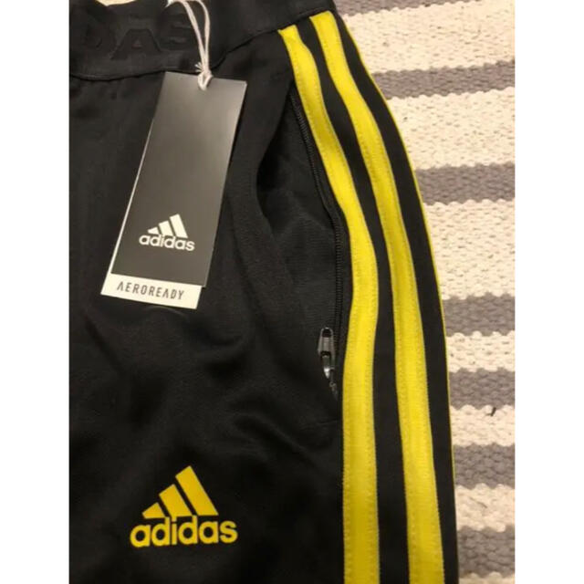 adidas(アディダス)の新品　アディダス　160 3ストライプス　TIROパンツ　ジャージ キッズ/ベビー/マタニティのキッズ服男の子用(90cm~)(パンツ/スパッツ)の商品写真