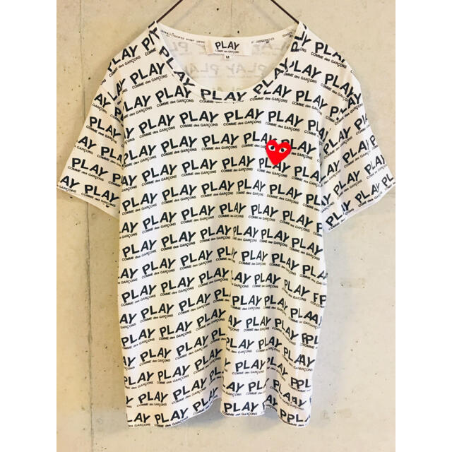 COMME des GARCONS(コムデギャルソン)の【★お得★正規★Mサイズ】プレイコムデギャルソン 総柄 ロゴ ホワイト Tシャツ レディースのトップス(Tシャツ(半袖/袖なし))の商品写真