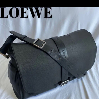 ロエベ(LOEWE)の断捨離企画　本物保証　メッセンジャー　軽くてたくさん入る素敵な鞄です^_^(メッセンジャーバッグ)