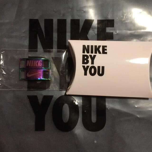 NIKE(ナイキ)のNIKE 原宿 限定 デュプレ レインボー 新品 メンズのアクセサリー(その他)の商品写真