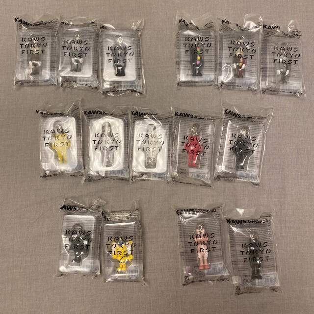 kaws tokyo first キーホルダー15個セット新品未開封 kaws tokyo first キーホルダー15個セット新品未開封