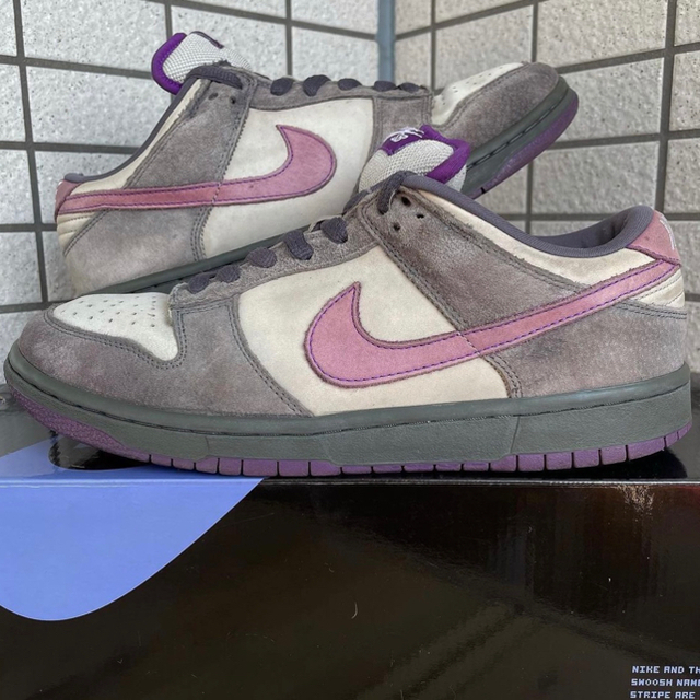 NIKE(ナイキ)のNIKE DUNK LOW PRO SB ピジョン ダンク パープル AJ1 メンズの靴/シューズ(スニーカー)の商品写真