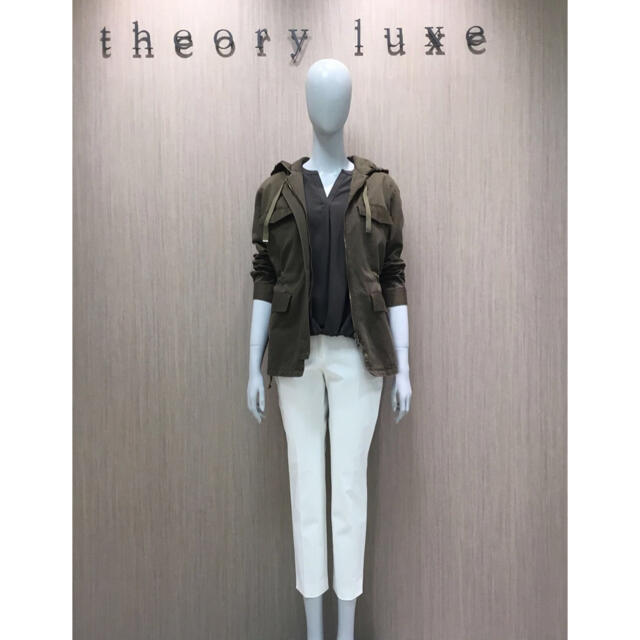 theory(セオリー)のtheory カーキ　半袖　シャツ　美品 レディースのトップス(Tシャツ(半袖/袖なし))の商品写真