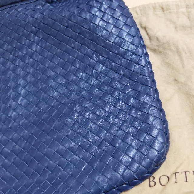 Bottega Veneta(ボッテガヴェネタ)の◼ボッテガヴェネタ　イントレチャート　ネイビー　ホーボーバッグ レディースのバッグ(ショルダーバッグ)の商品写真