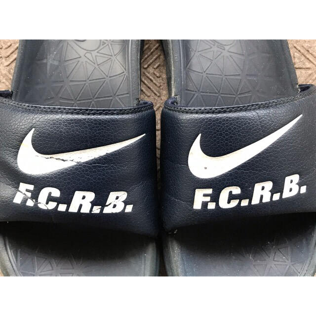 F.C.R.B.(エフシーアールビー)のF.C.Real Bristol×NIKEナイキ べナッシサンダル ネイビー  メンズの靴/シューズ(サンダル)の商品写真