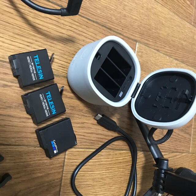 GoPro(ゴープロ)のGopro hero7 blackフルセット（保証あり） スマホ/家電/カメラのカメラ(コンパクトデジタルカメラ)の商品写真