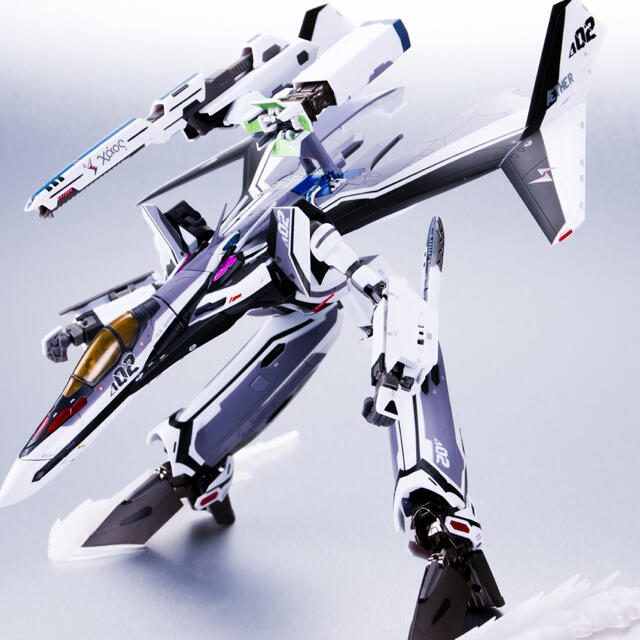 DX超合金 VF-31F ジークフリード メッサー・イーレフェルト機 DX超合金 VF-31F ジークフリード メッサー・イーレフェルト機