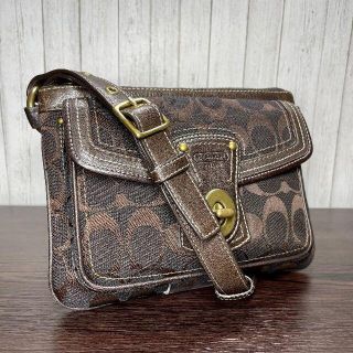 コーチ(COACH)のＣＯＡＣＨ  コーチ  シグネチャー　ウエストーポーチ　ボディバック(ボディバッグ/ウエストポーチ)