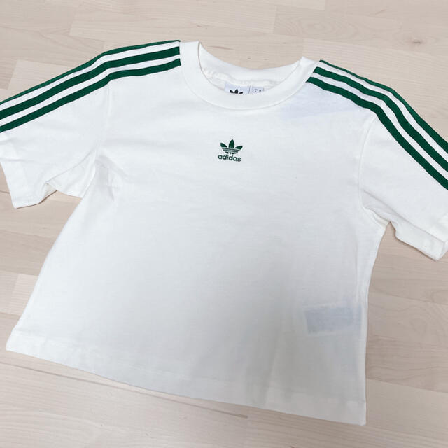 adidas(アディダス)のadidas originals クロップドTシャツ 半袖 レディースのトップス(Tシャツ(半袖/袖なし))の商品写真